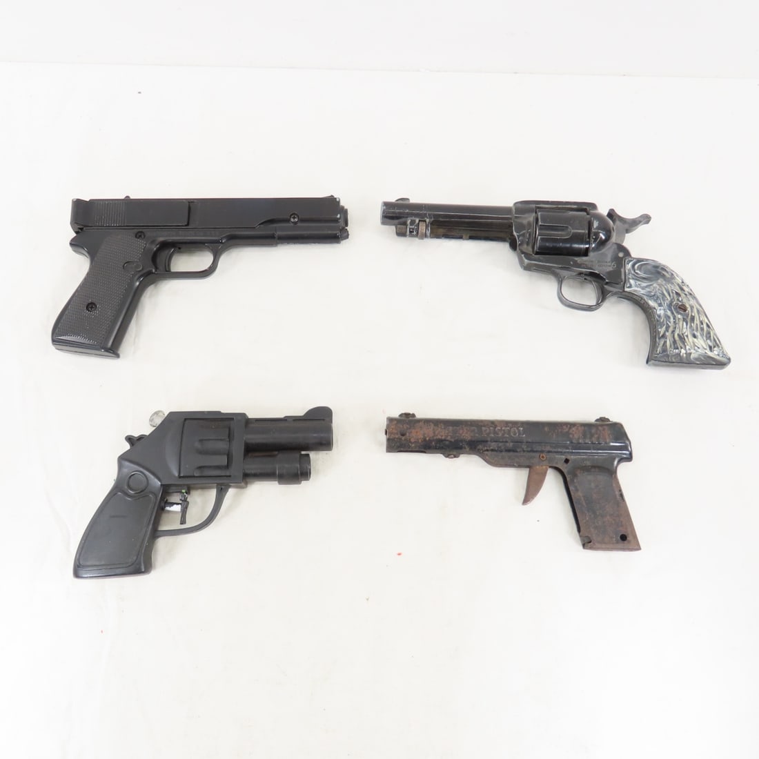 Wyandotte toy gun, Daisy BB pistol & more: Wyandotte toy gun, Daisy BB pistol & more - Please read terms & conditions and ask questions before bidding.