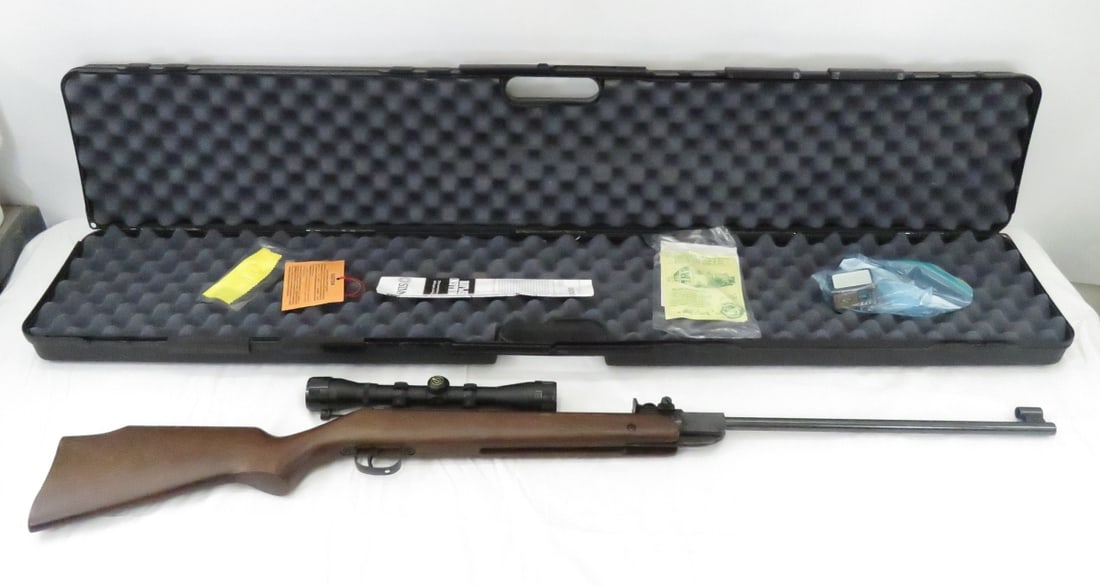 Diana Model 34 West German Pellet Rifle Air Gun: Diana Model 34 West German Pellet Rifle Air Gun - Simmons Scope with Hard Case Please read terms & conditions and ask questions before bidding.