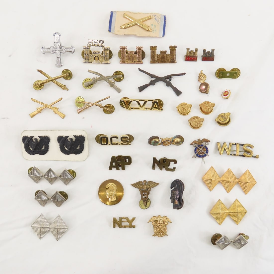 US Military Unit Badges & Assorted Insignia (1 of 14)