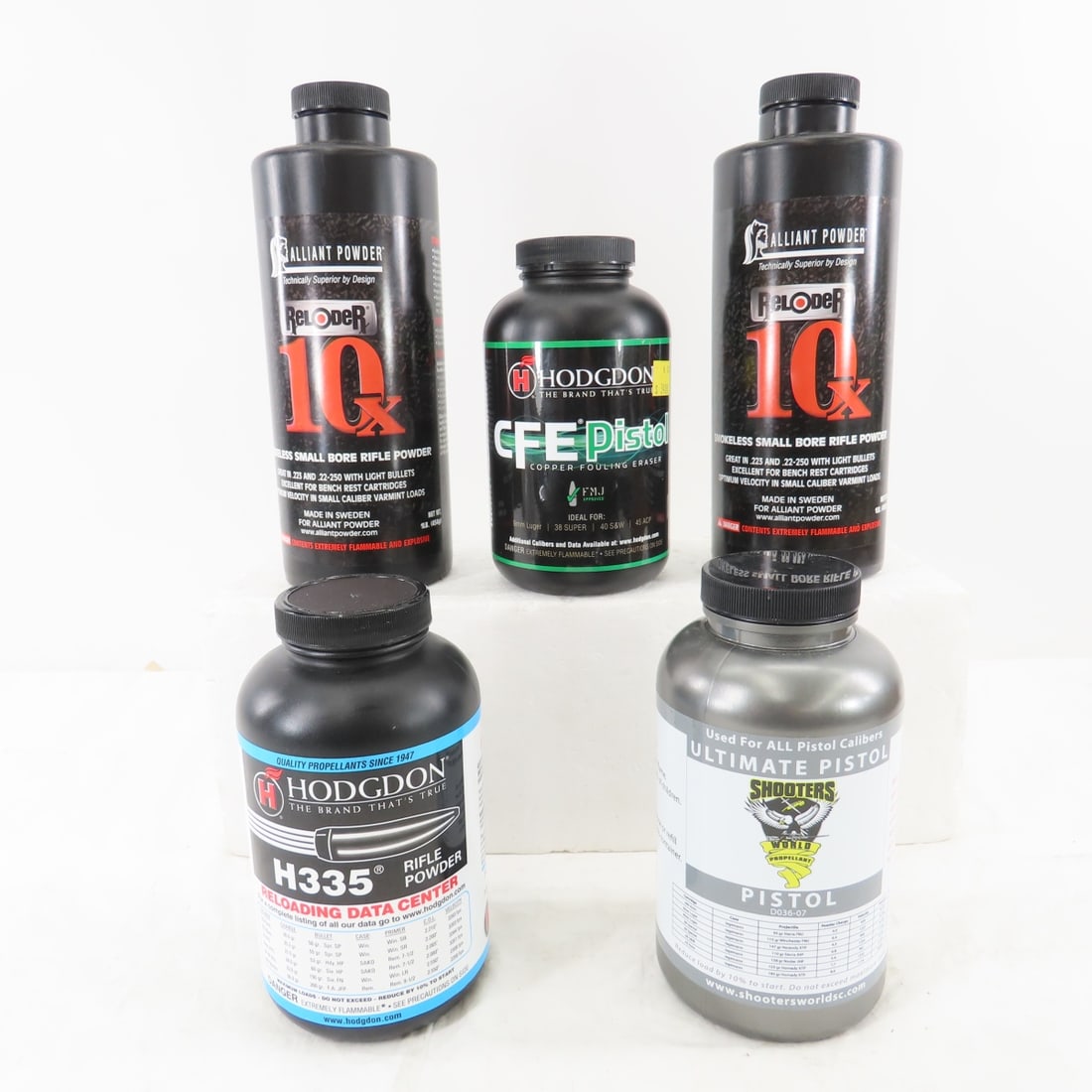 5 pounds mixed reloading powder: 5 pounds mixed reloading powder - 2 pounds Alliant Powder 10X, 1 pound Hodgdon H335, 1 pound Hodgdon CFE pistol & 1 pound Shooter's World pistol Please read terms & conditions and ask questions before
