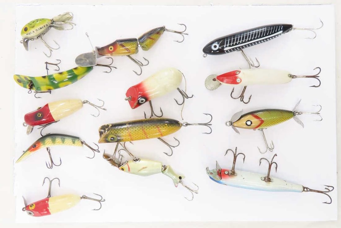 13 Vintage Fishing Lures Heddon, Shakespeare: 13 Vintage Fishing Lures Heddon, Shakespeare - and more Please read terms & conditions and ask questions before bidding.