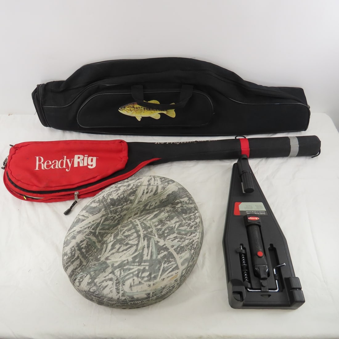 Berkley Line Spooler, Tourney Seat, 2 Rod Cases: Berkley Line Spooler, Tourney Seat, 2 Rod Cases - Please read terms & conditions and ask questions before bidding.