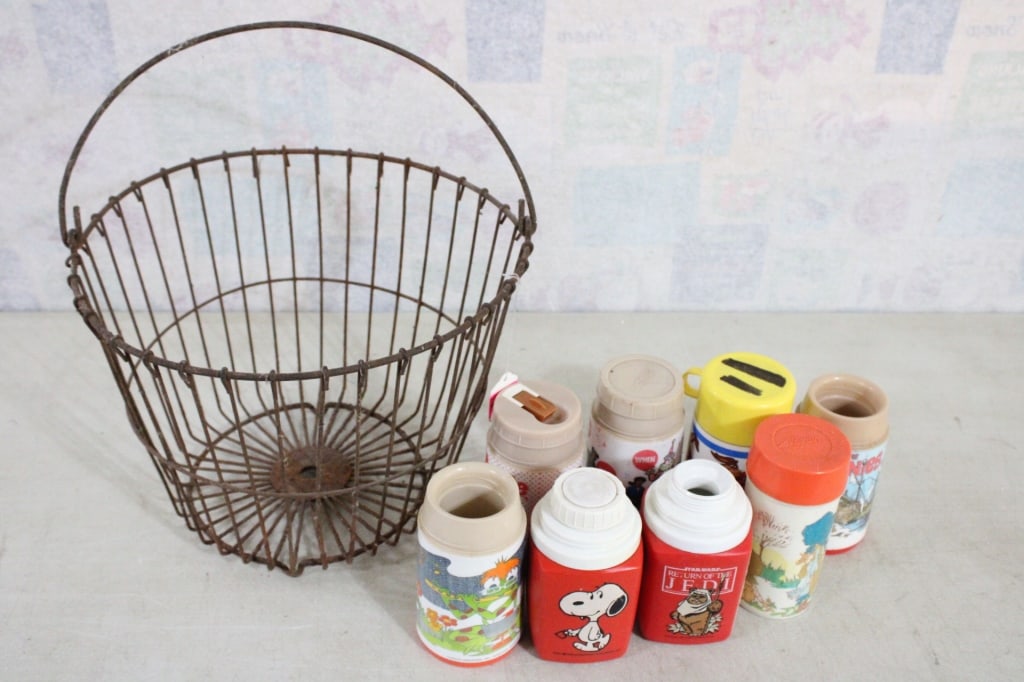 Metal Egg Basket & 8 Thermos Bottles: Metal Egg Basket & 8 Thermos Bottles - Thermos Bottles are mostly all Aladdin Brand with 1 0r 2 Thermos Brand. Some missing cups Please ask questions and read terms and conditions before bidding.