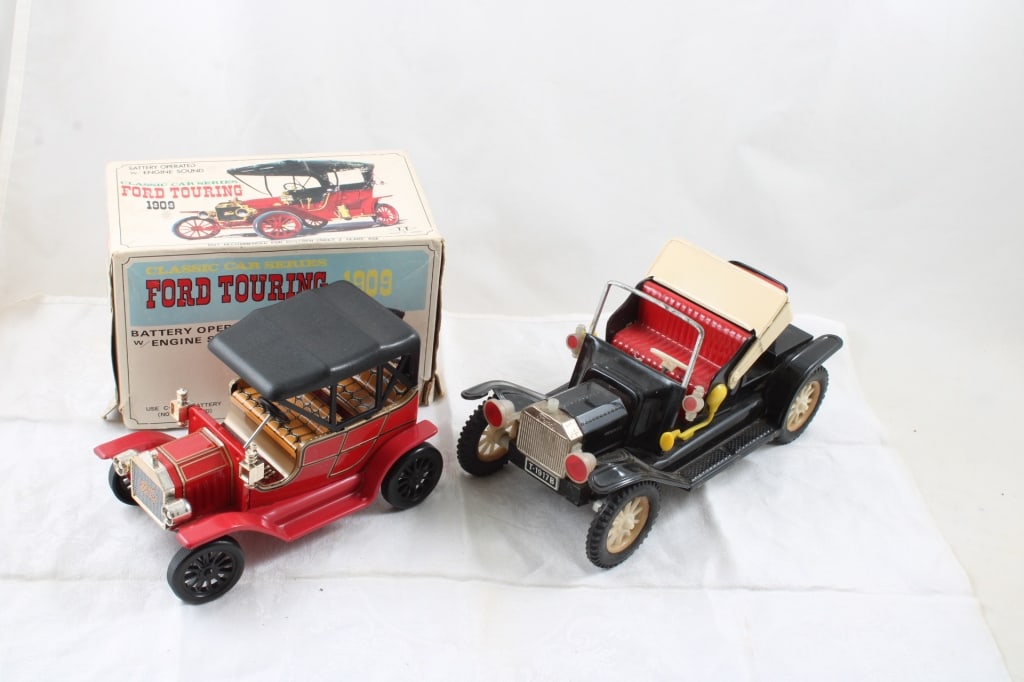 1909 Battery Ford Touring Car & 1917 Tin Friction (1 of 15)