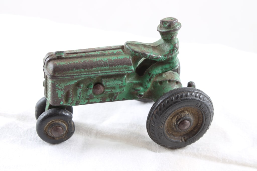 Arcade Ford 9-N Narrow Tractor with Driver (1 of 8)