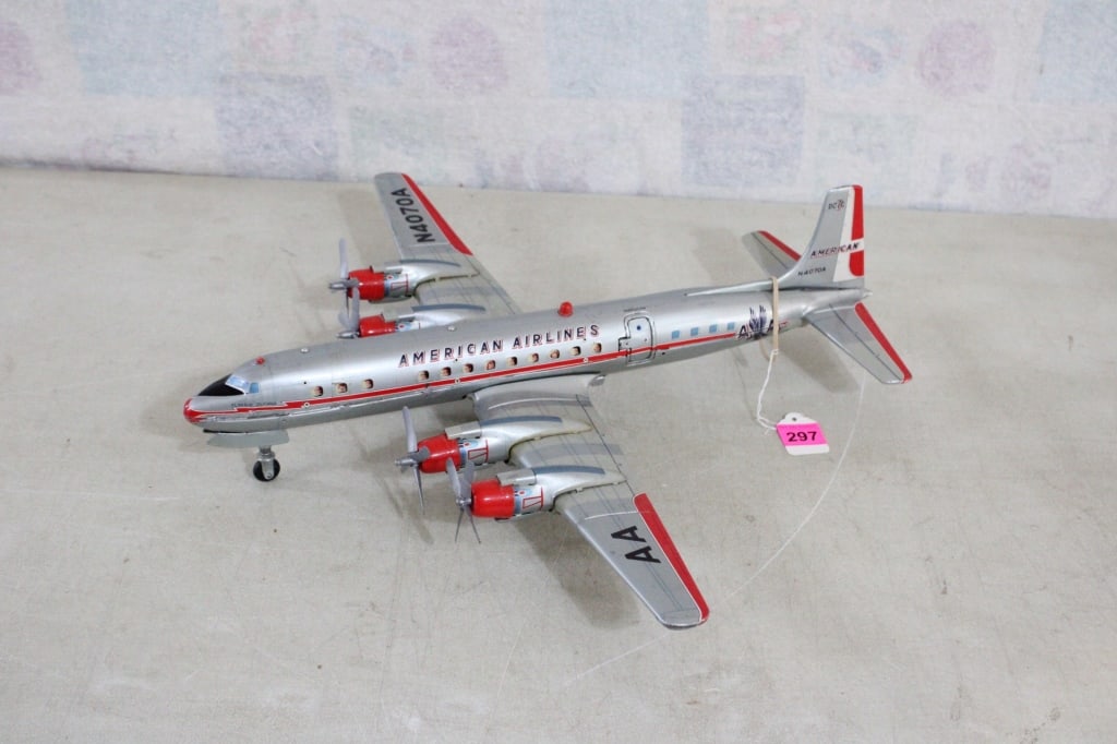 Tin Litho Yonezawa American Airlines Dc 7 Plane