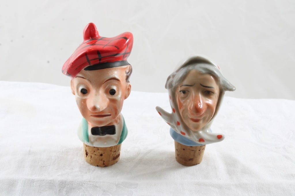 2 Porcelain Decanter Bottle Stoppers (1 of 17)