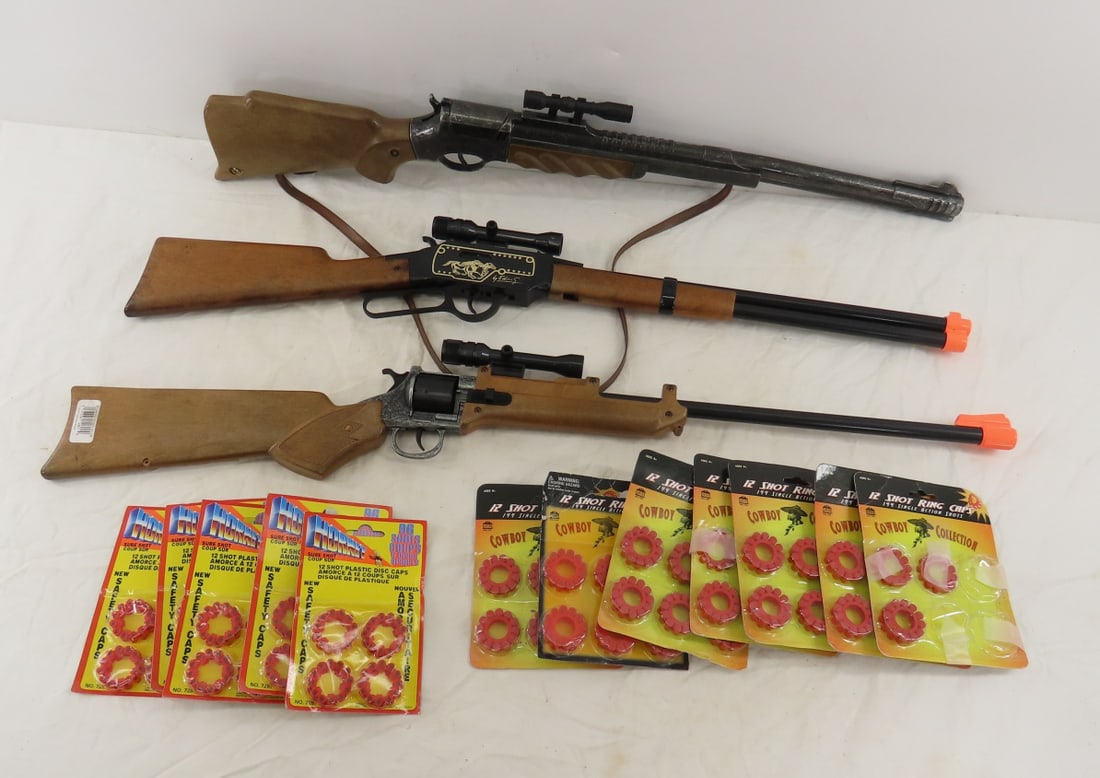 3 Cap Gun Rifles with Scopes: 3 Cap Gun Rifles with Scopes - Ideal Modell Black Panther and unmarked shot ring caps, and Edison Grizzly with scope, - all work, with 5 packs of ring caps Please ask questions and read terms & condit
