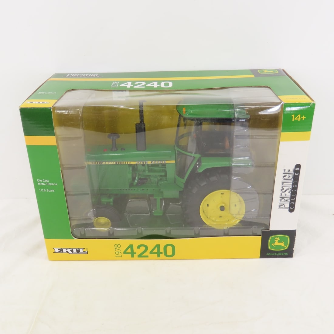 Ertl 1978 John Deere Tractor 4240 in Box (1 of 7)