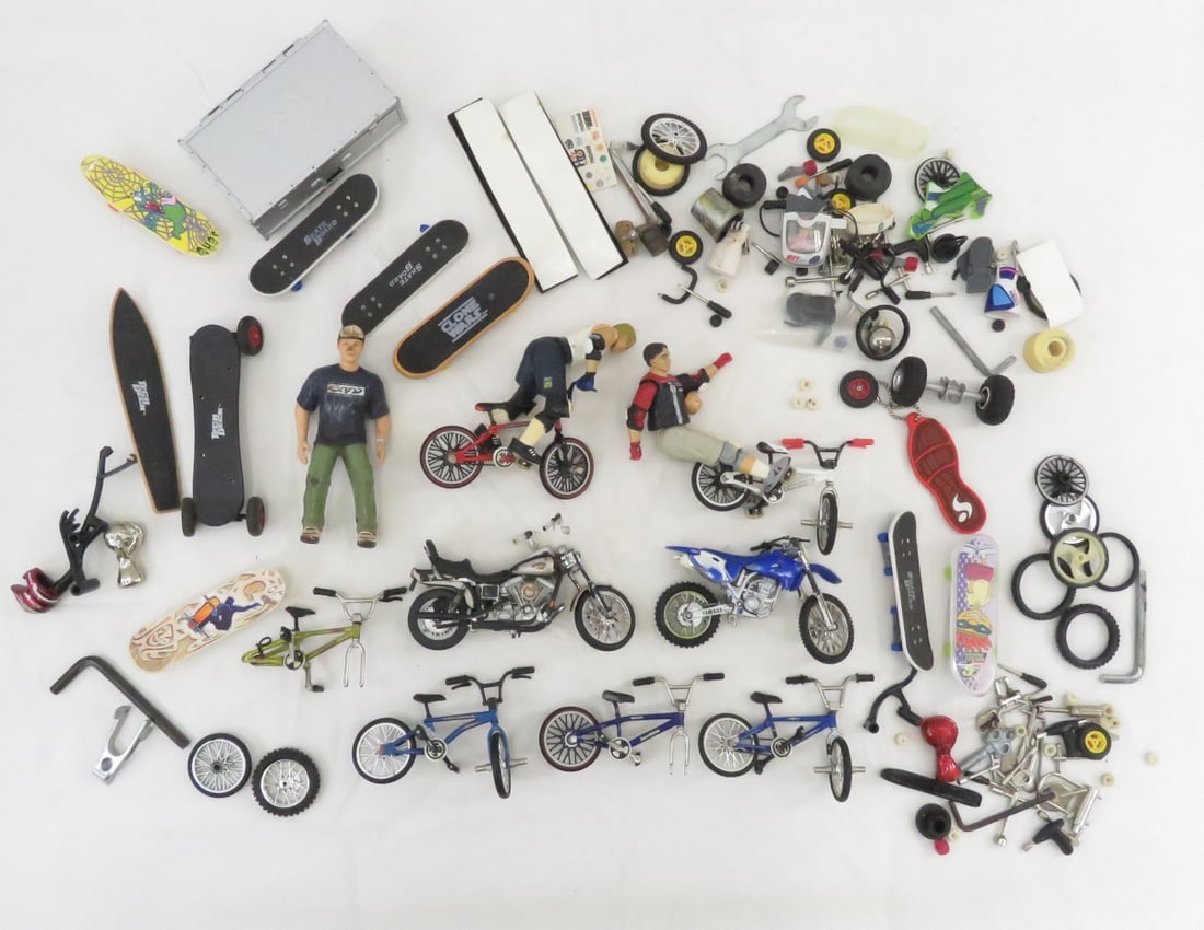 Jakks BMX Figures, Bikes, Mini Skateboards & More: Jakks BMX Figures, Bikes, Mini Skateboards & More - Tools, Wheels, Decks Please ask questions and read terms & conditions before bidding.