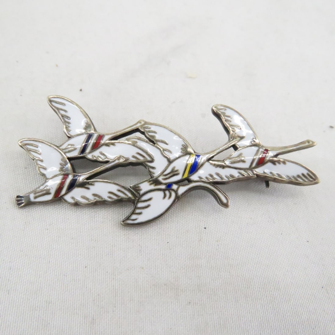 Erik Magnussen of Denmark Sterling Geese Brooch: Erik Magnussen of Denmark Sterling Geese Brooch - 11.2 grams Please read terms & conditions and ask questions before bidding.