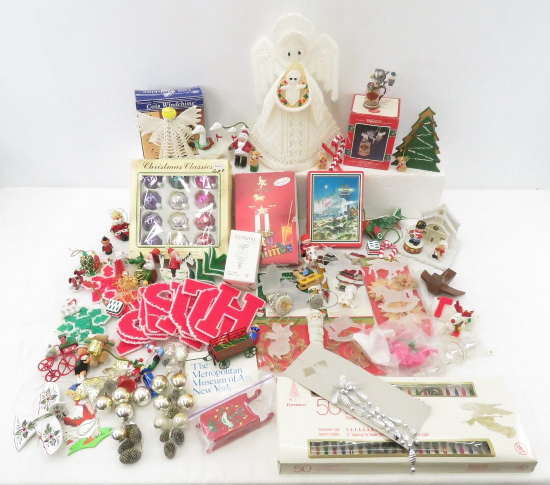 Vintage Modern Christmas Ornaments & Decor (1 of 20)