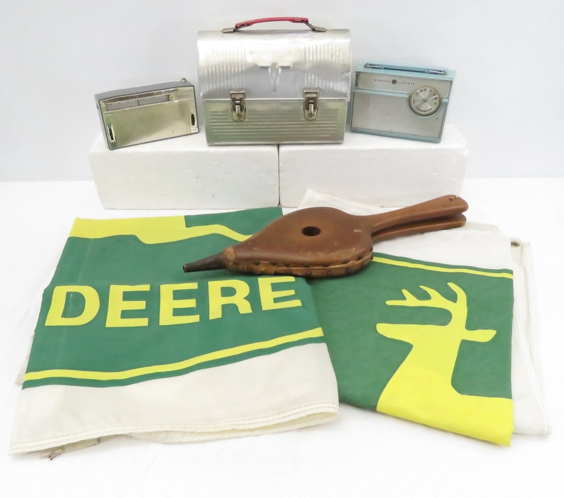 Radios, Lunchbox, John Deere Banners & More: Radios, Lunchbox, John Deere Banners & More - GE & Wendell-West Radios- untested, Victory Lunchbox, Bellows, 2 John Deere Banners 59" x 36", Bellows Please read terms & conditions and ask questions be
