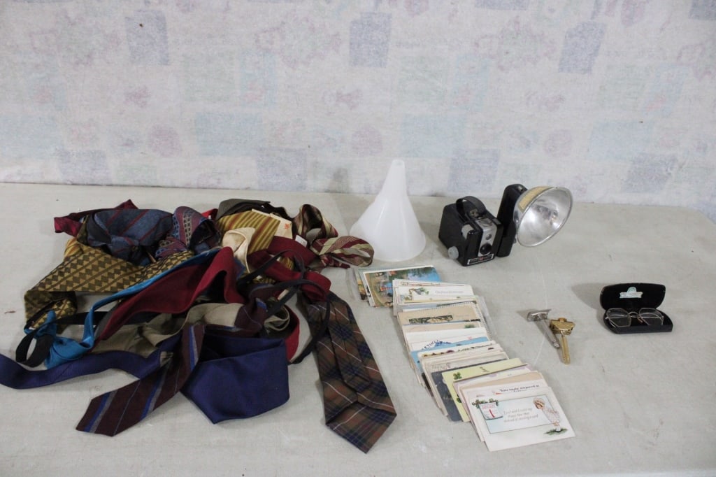 Vtg. Razors, Eyeglasses, Ties, Funnel, Postcards (1 of 20)
