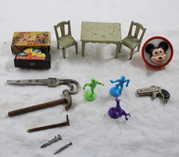 Kiddie Kamera, Cast Iron Doll House Table/Chairs (1 of 18)