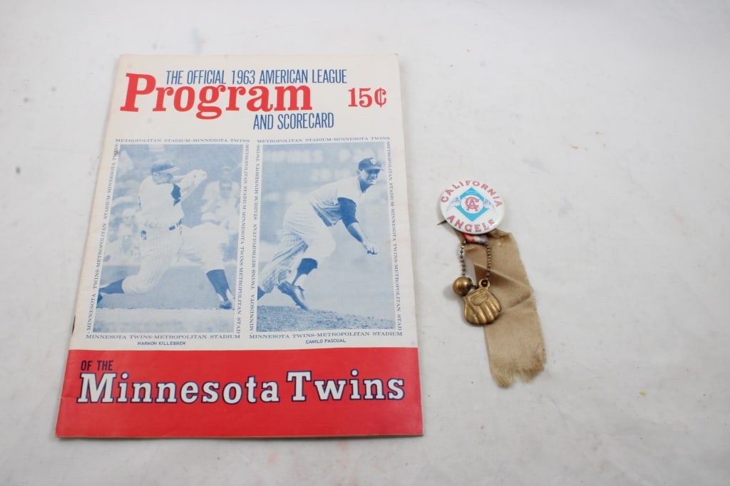 1963 Minnesota Twins Program/California Angels Pin: 1963 Minnesota Twins Program/California Angels Pin - As pictured. Please ask questions and read terms & conditions before bidding.