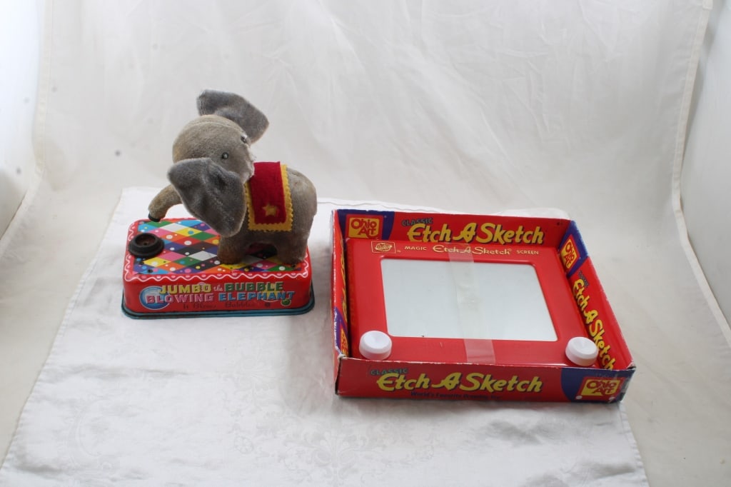 Jumbo Bubble Blowing Elephant, Etch A Sketch (1 of 16)