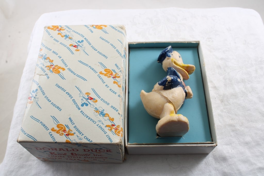1930's Donald Duck Figural Soap in Original Box (1 of 6)