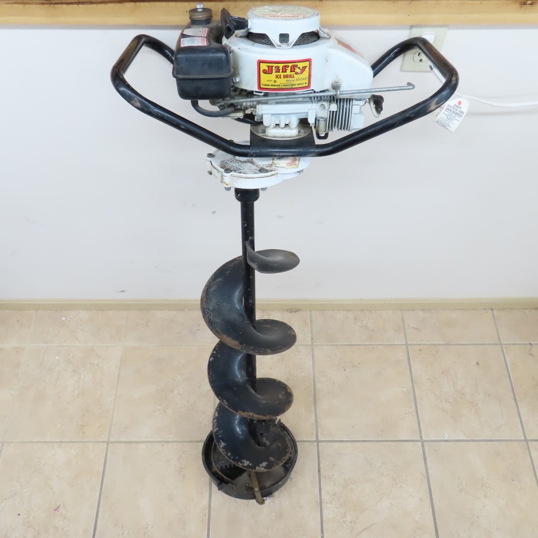 Jiffy Ice Drill Auger: Jiffy Ice Drill Auger - Please ask questions and read terms & conditions before bidding.