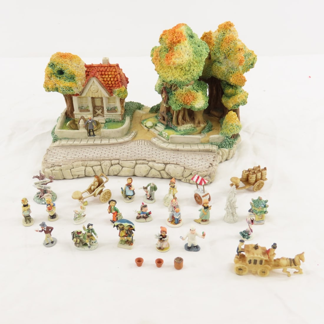1989 Goebel KinderWay Bavarian Country & Mini's: 1989 Goebel KinderWay Bavarian Country & Mini's -No Visual Cracks or Chips, Over 20 Miniatures, Designed by Olszewski Please ask questions and read terms & conditions before bidding.