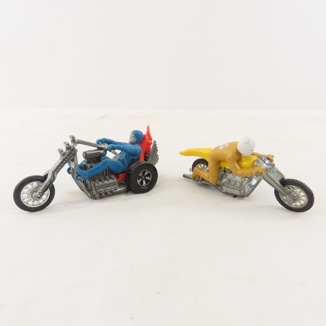 2 Vintage Hot Wheels RRRRumblers Motorcycles (1 of 16)