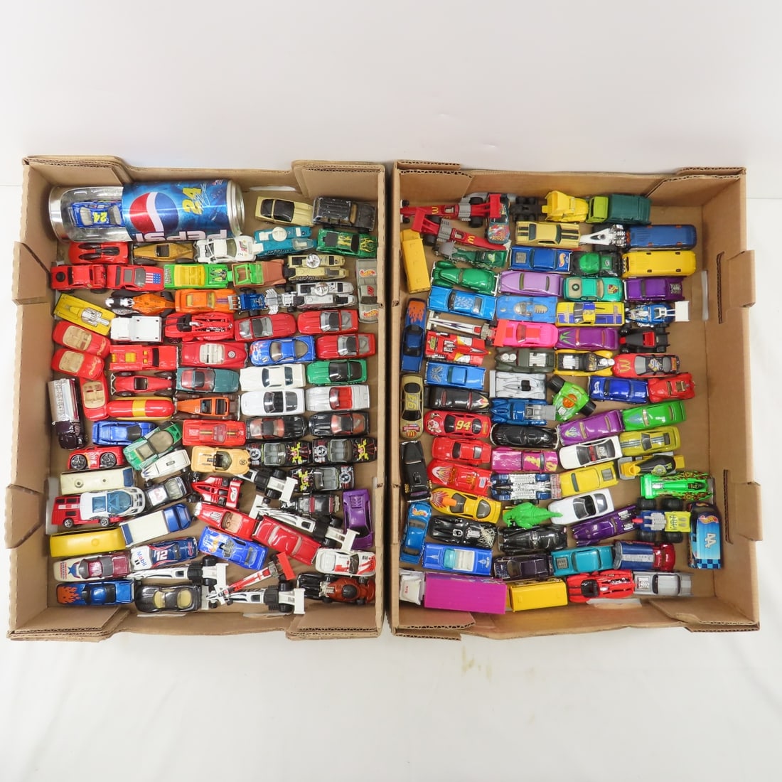 Mixed Diecast Cars, Hot Wheels, Matchbox, & More: Mixed Diecast Cars, Hot Wheels, Matchbox, & More - Please ask questions and read terms & conditions before bidding.