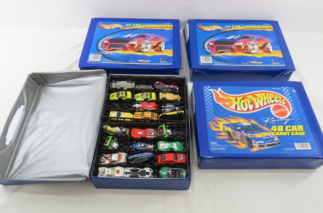 4 Hot Wheels 48 Car Carry Cases with Cars: 4 Hot Wheels 48 Car Carry Cases with Cars -Some Vintage, Some Modern, Some Black Walls, Some Funny Cars, Cases In Good Shape Please ask questions and read terms & conditions before bidding.