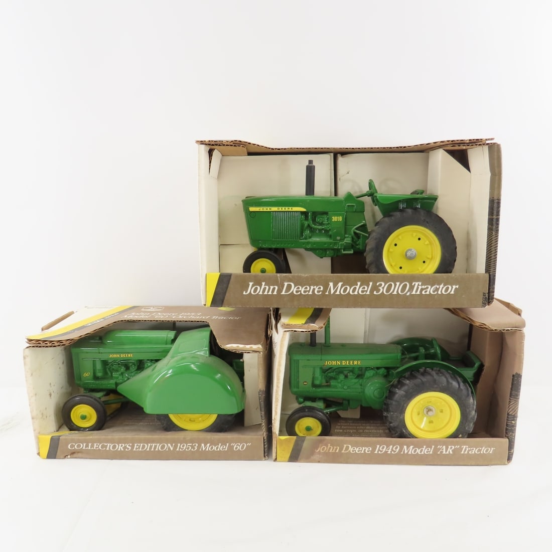 3 ERTL John Deere tractors in original boxes (1 of 20)