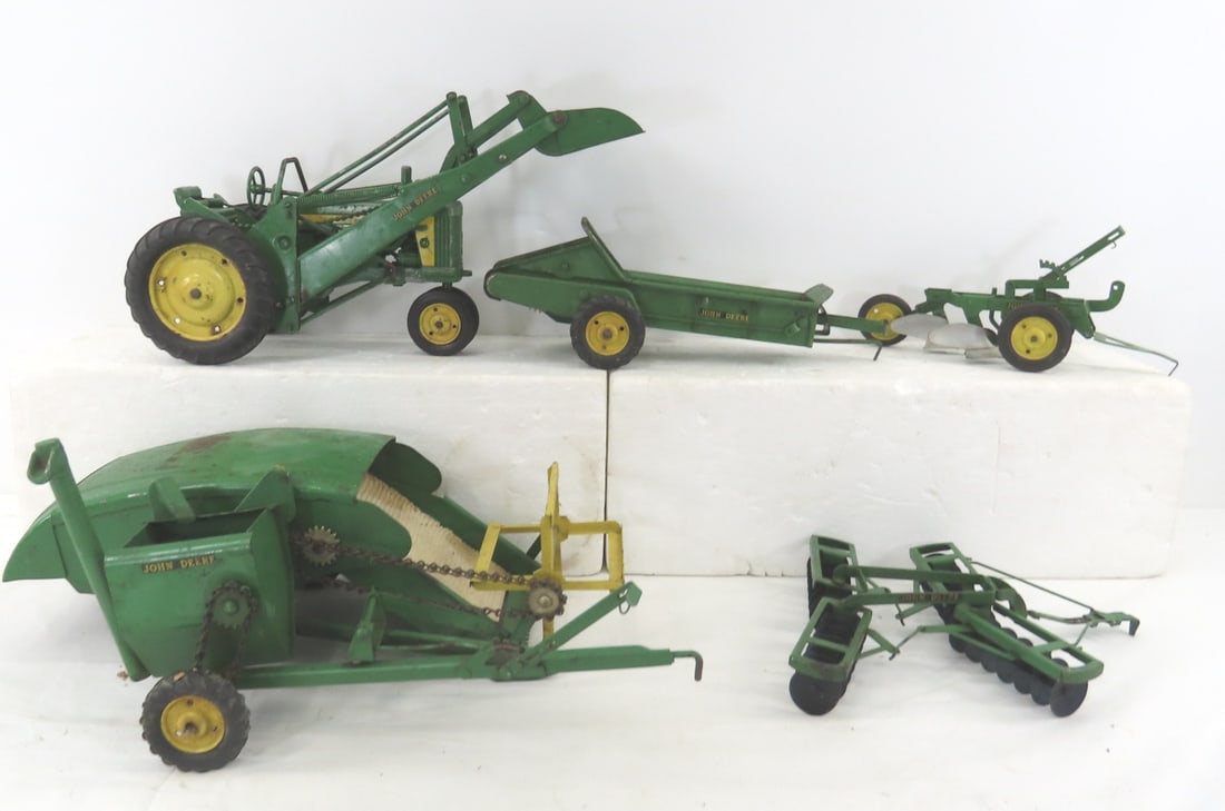 1950's ESKA John Deere with loader & 4 attachments (1 of 20)