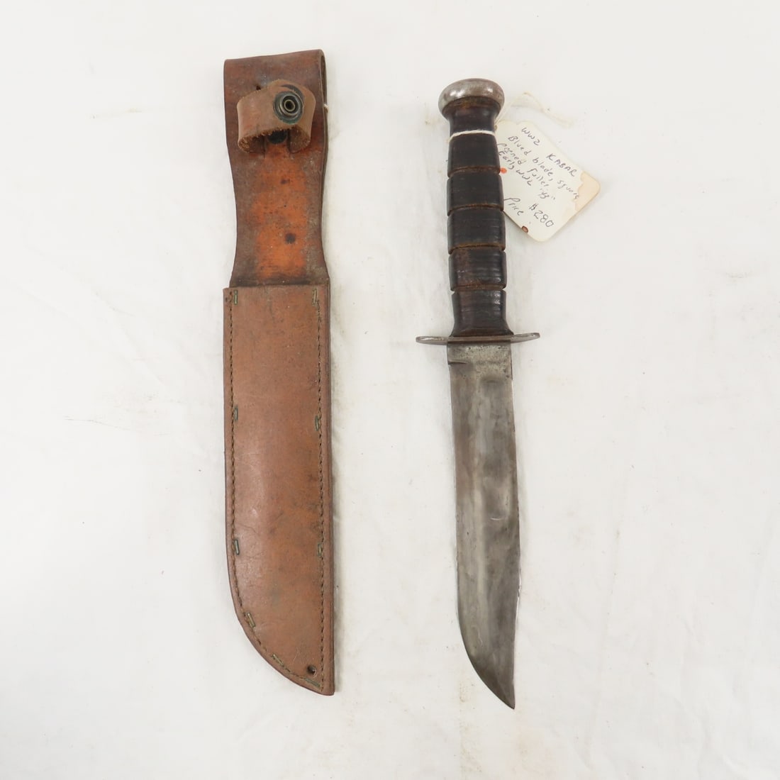 WW2 Blued Kabar Knife with sheath (1 of 11)