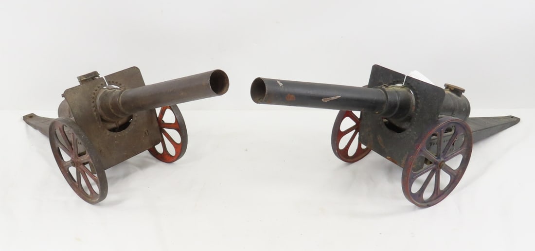 2 Big-Bang 25-inch 15 Major Field Cannons: 2 Big-Bang 25-inch 15 Major Field Cannons - Both missing some parts. Vintage Please ask questions and read terms & conditions before bidding.