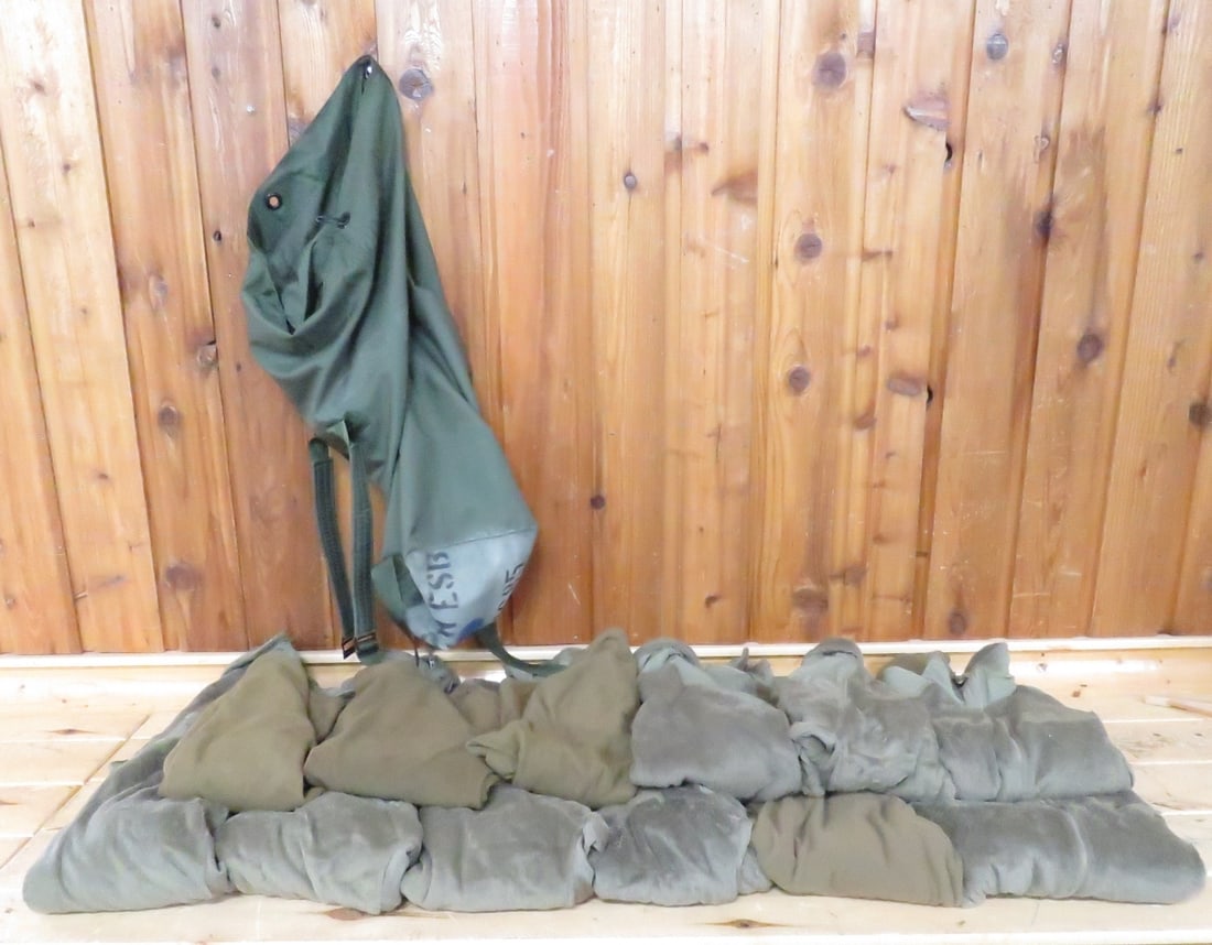 16 Brown Polartek Fleece Jackets (1 of 15)