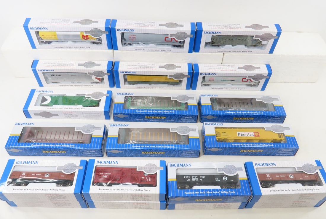 20 Bachmann HO train cars NIP: 20 Bachmann HO train cars NIP - Please ask questions and read terms & condition before bidding.