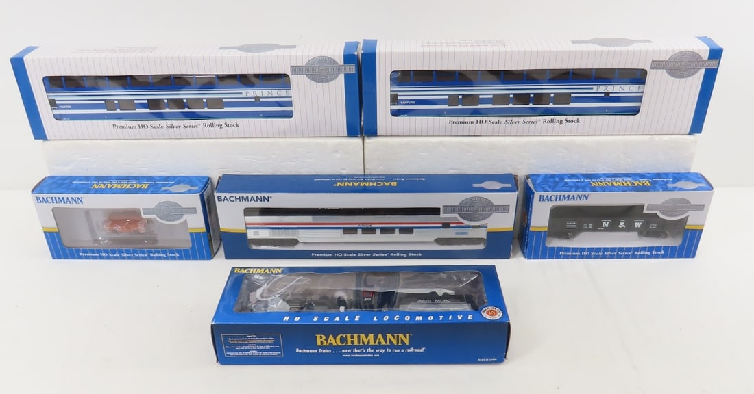 Bachmann HO Locomotive & 5 cars NIB (1 of 10)