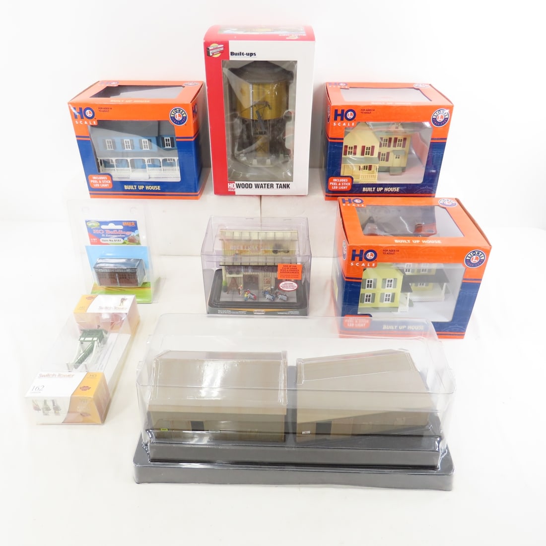 Lionel, Walthers & Other HO Scale Models NIP: Lionel, Walthers & Other HO Scale Models NIP - Please ask questions and read terms & condition before bidding.