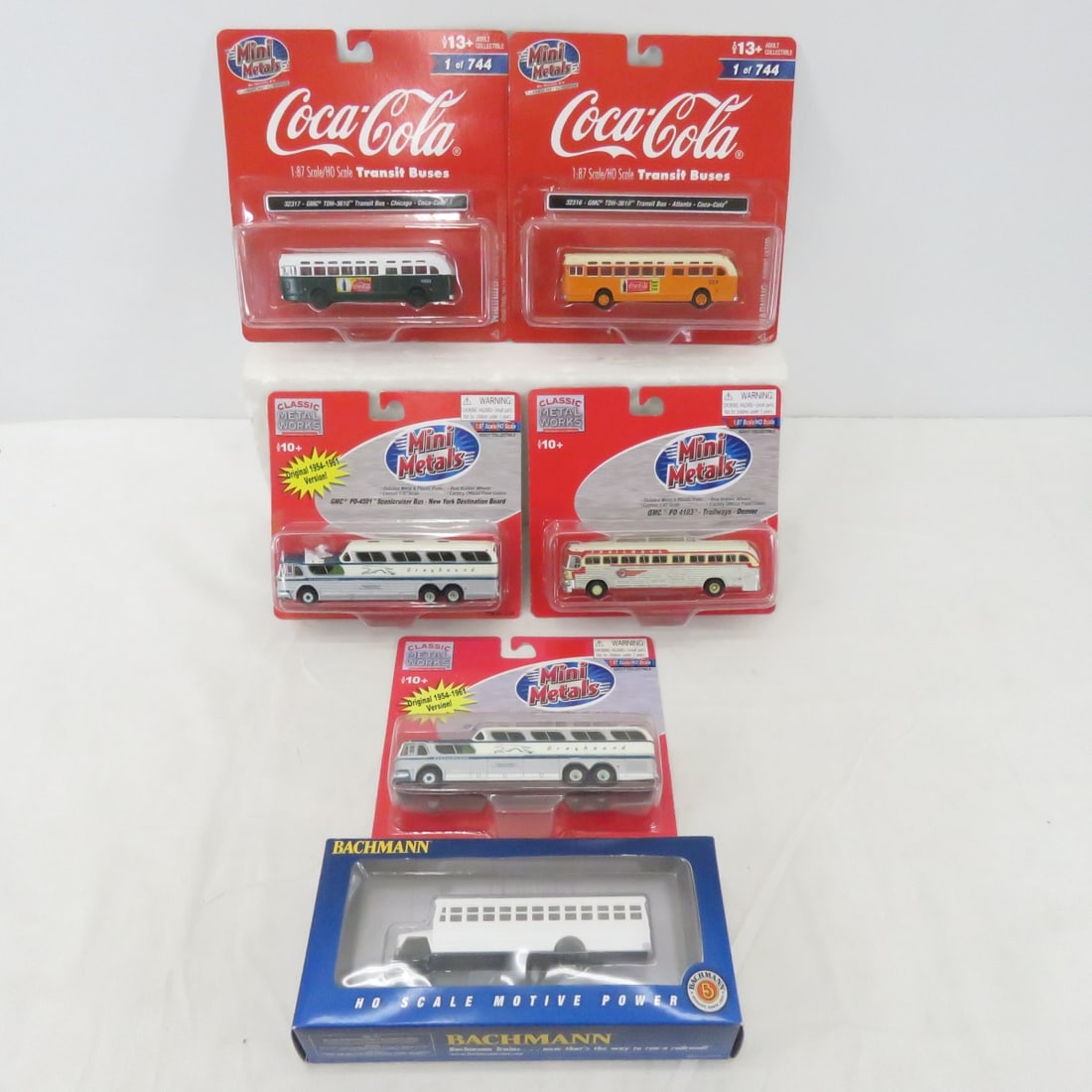 5 Mini Metals & 1 Bachmann 1:87 Scale Buses NIP: 5 Mini Metals & 1 Bachmann 1:87 Scale Buses NIP - Please ask questions and read terms & condition before bidding.
