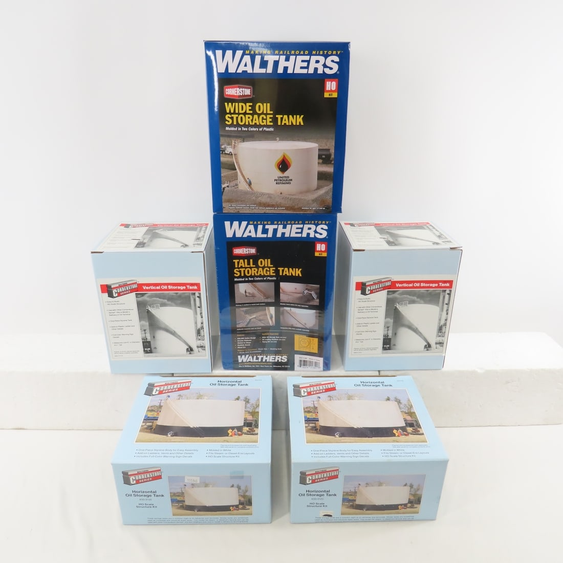 6 Walthers HO Oil Storage Tanks- 1 sealed (1 of 11)