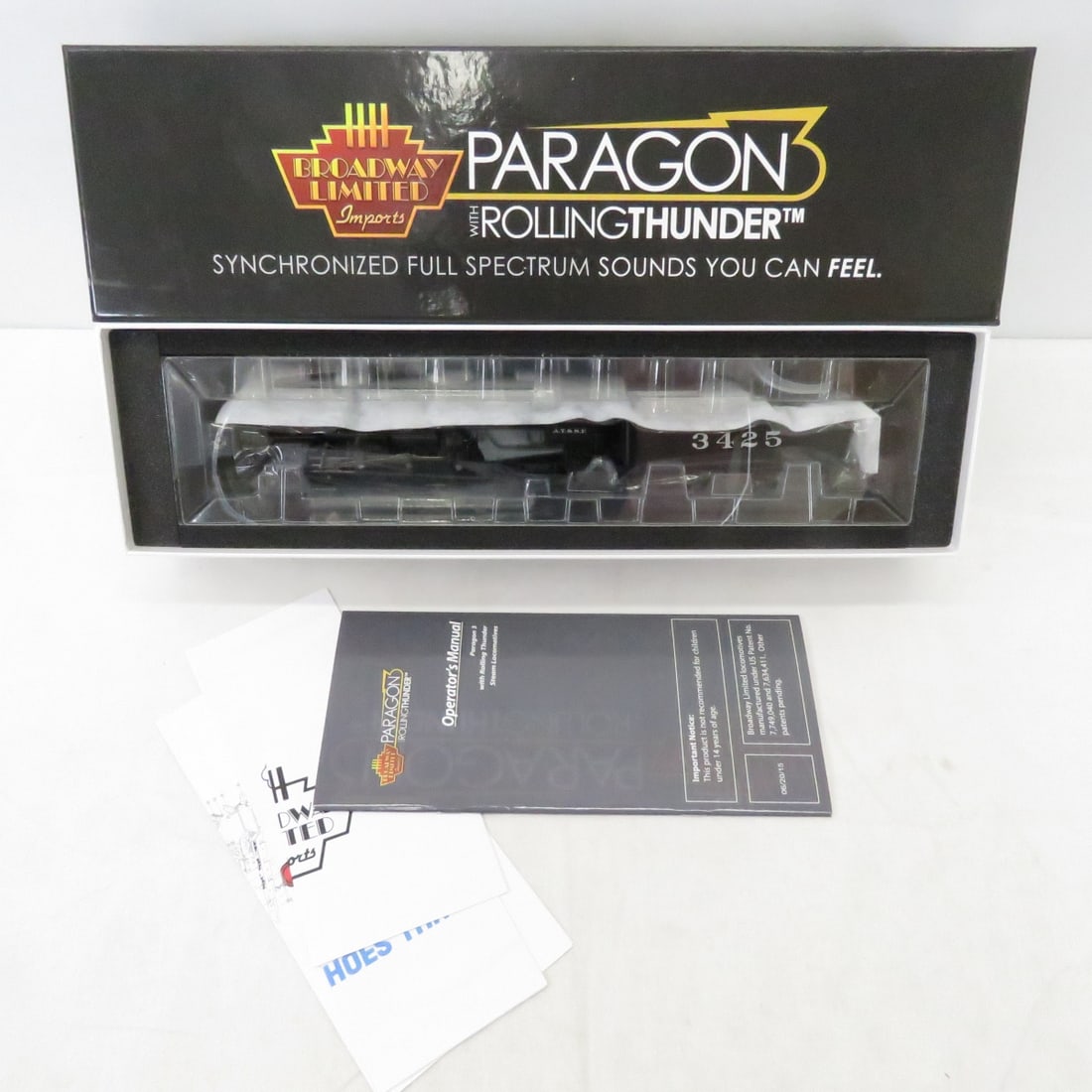 Paragon with Rolling Thunder Locomotive 5591 NIB (1 of 4)