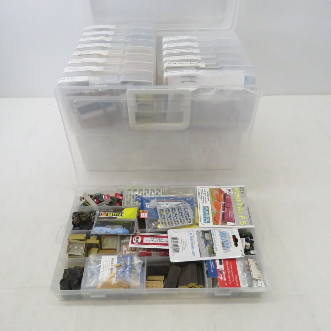 HO model train accessories in plastic organizers (1 of 20)