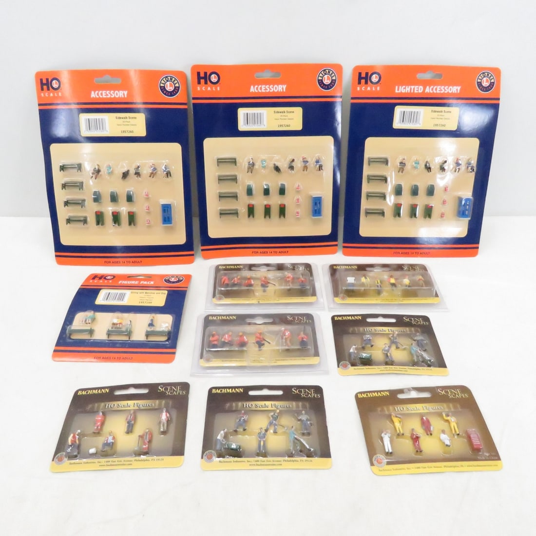 4 Lionel & 7 Bachmann HO Figure Sets NIP: 4 Lionel & 7 Bachmann HO Figure Sets NIP - Please ask questions and read terms & condition before bidding.