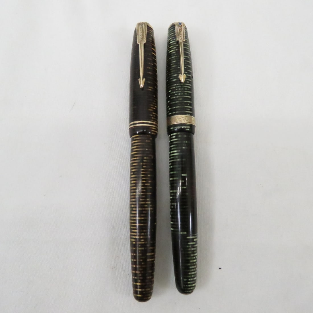 2 Parker Vacumatic Fountain Pens (1 of 8)