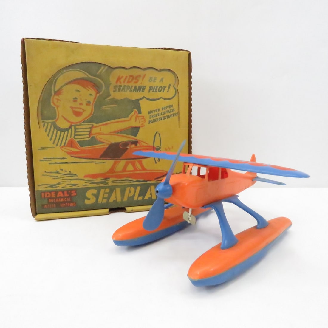 Ideal's Mechanical Seaplane with box, works (1 of 18)