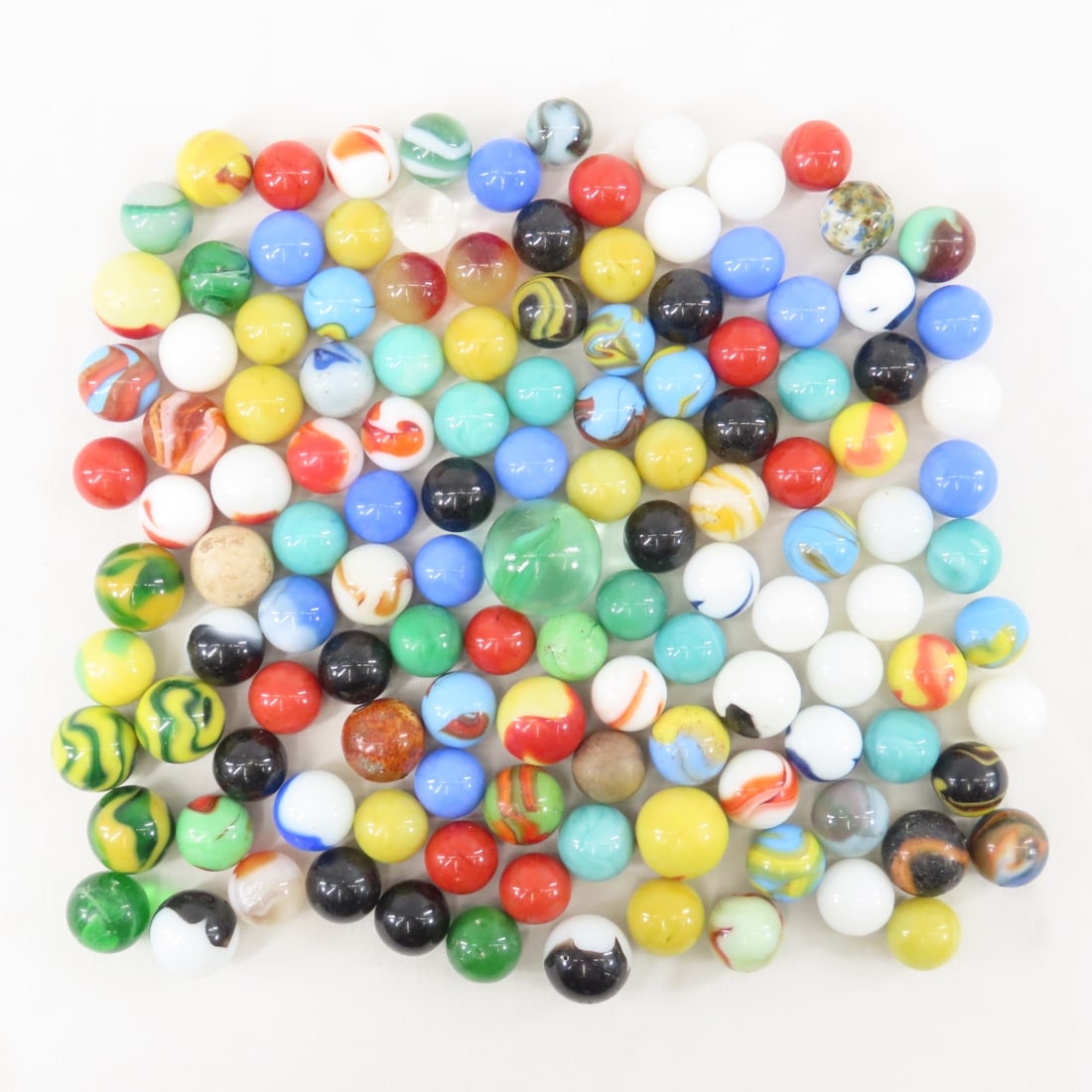 Vintage & Antique Marbles- John Deere, Akro & More: Vintage & Antique Marbles- John Deere, Akro & More - Please ask questions and read terms & conditions before bidding.