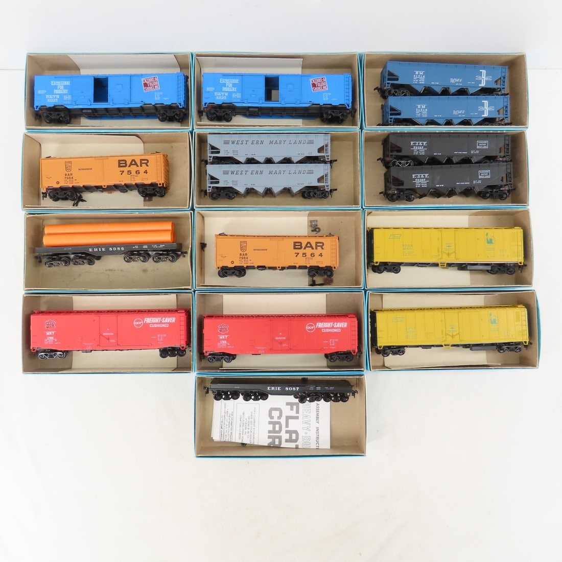 16 Athearn HO Model Kit Cars (1 of 15)