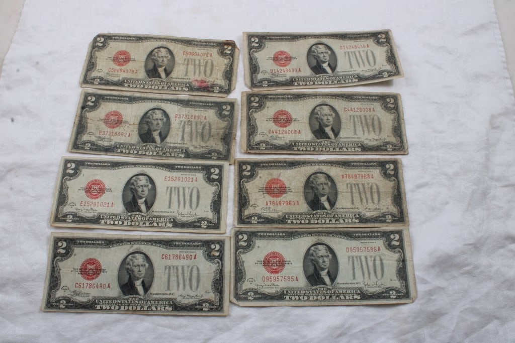 8 1928 $2 Notes Red Seal: 8 1928 $2 Notes Red Seal - As pictured. Please ask questions and read terms & conditions before bidding.