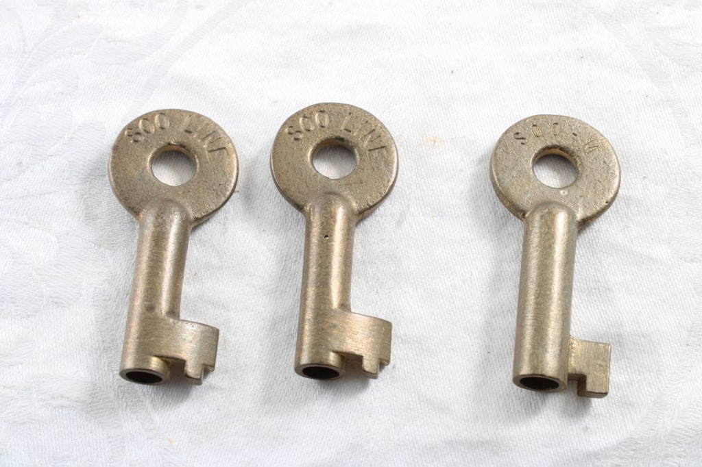 3 Brass Soo Line Railroad Keys: 3 Brass Soo Line Railroad Keys - As pictured. Please ask questions and read terms & conditions before bidding.