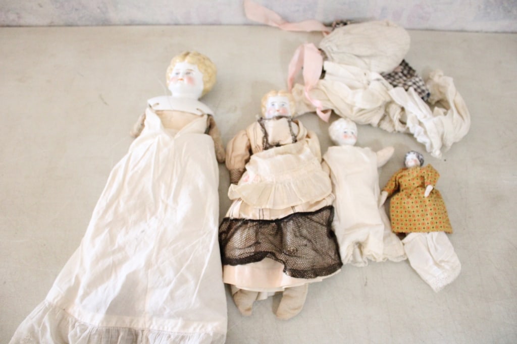 4 Antique China Dolls & Doll Clothes (1 of 20)