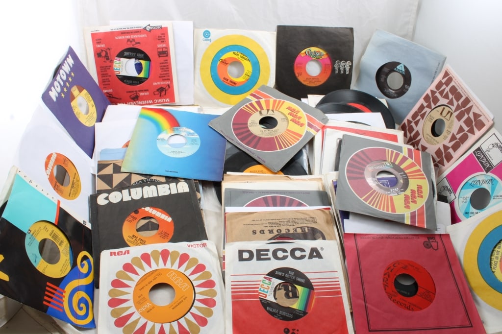 100 45rpm Records - Various Genres (1 of 18)