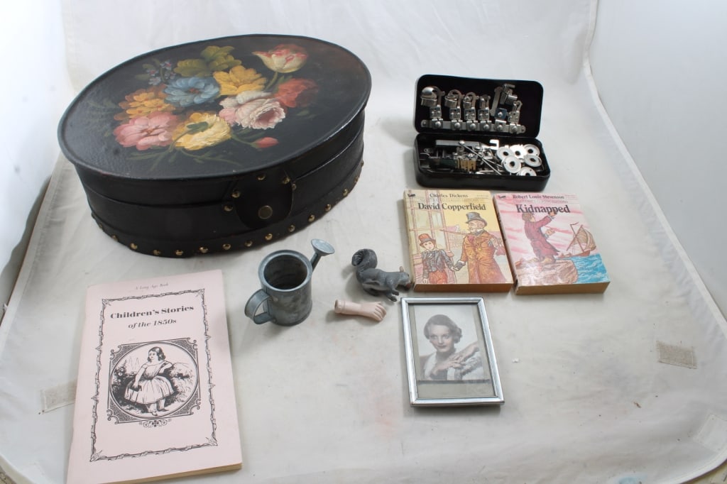 Oval Wood Toleware Box & More (1 of 19)