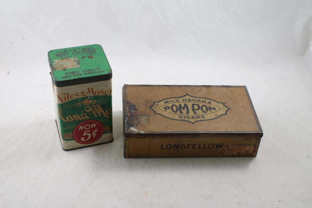 2 Advertising Cigar Tins (1 of 13)